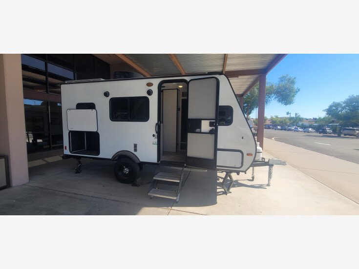 Thumbnail Photo undefined for New 2022 Coachmen Apex